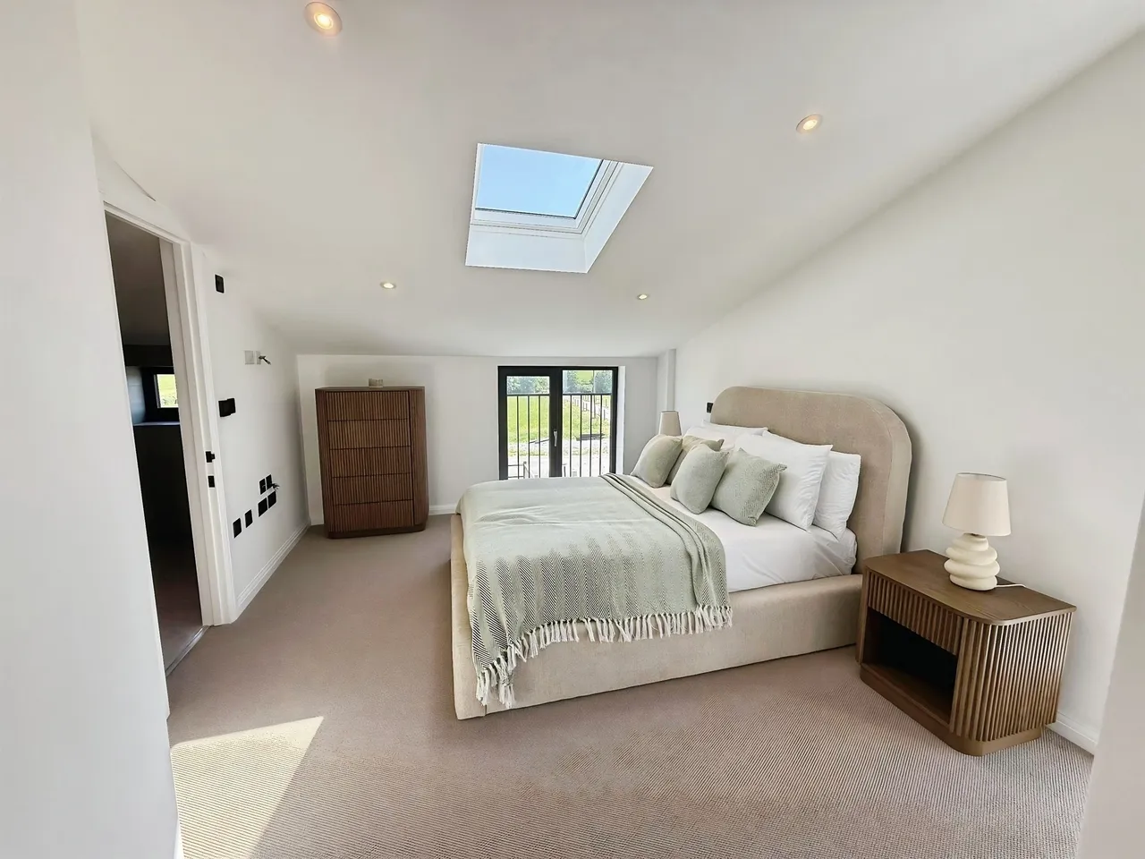 Aylesbury Road, Rowsham, HP22, photo 6