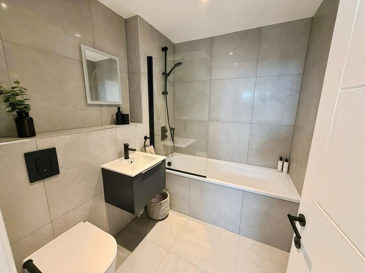 Aylesbury Road, Rowsham, HP22, photo 10