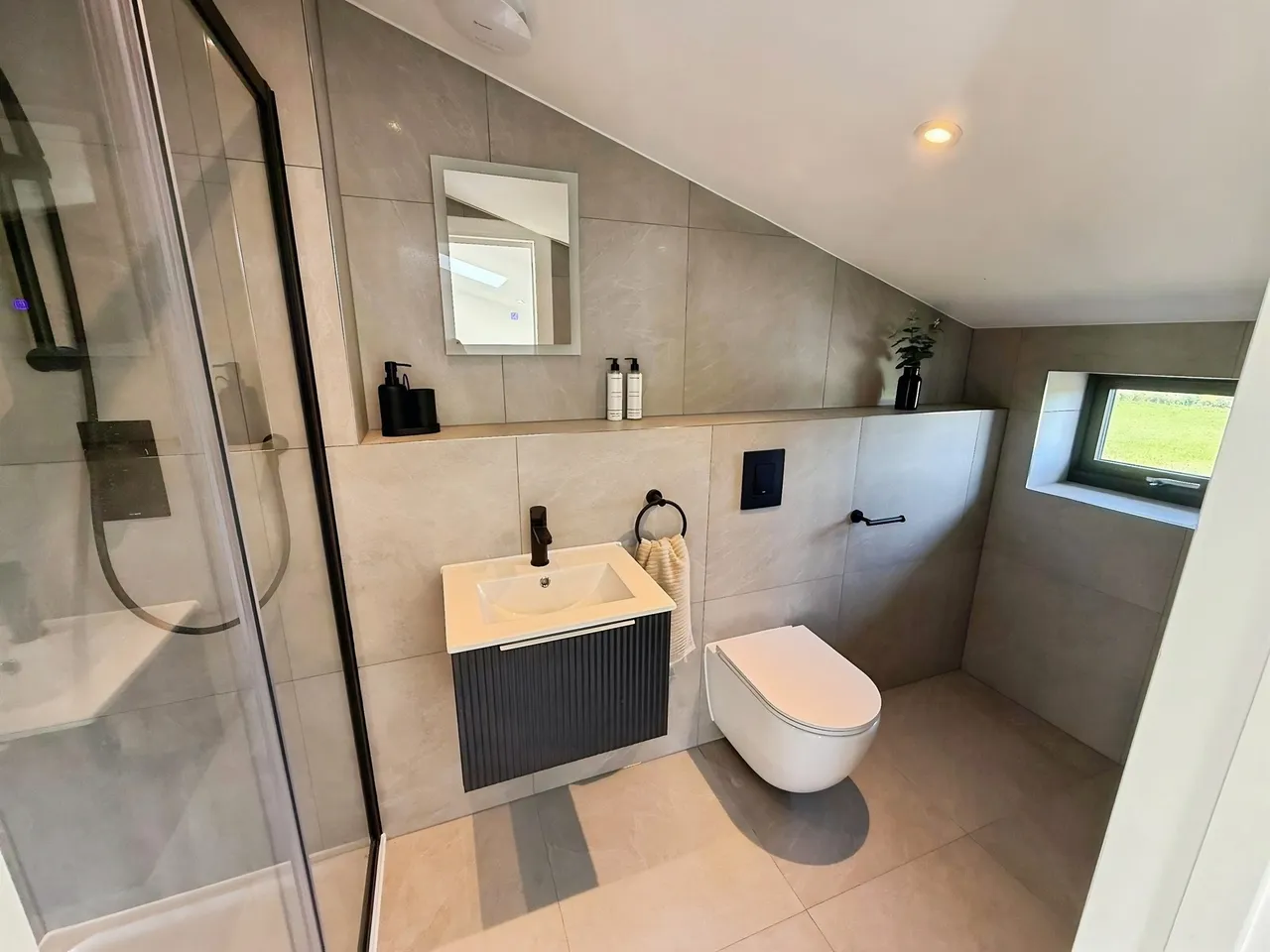 Aylesbury Road, Rowsham, HP22, photo 7