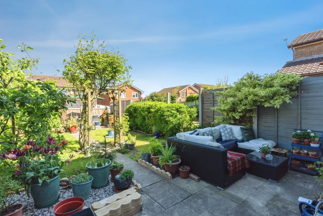 Dundee Close, Fearnhead, Warrington, Cheshire, WA2, photo 4