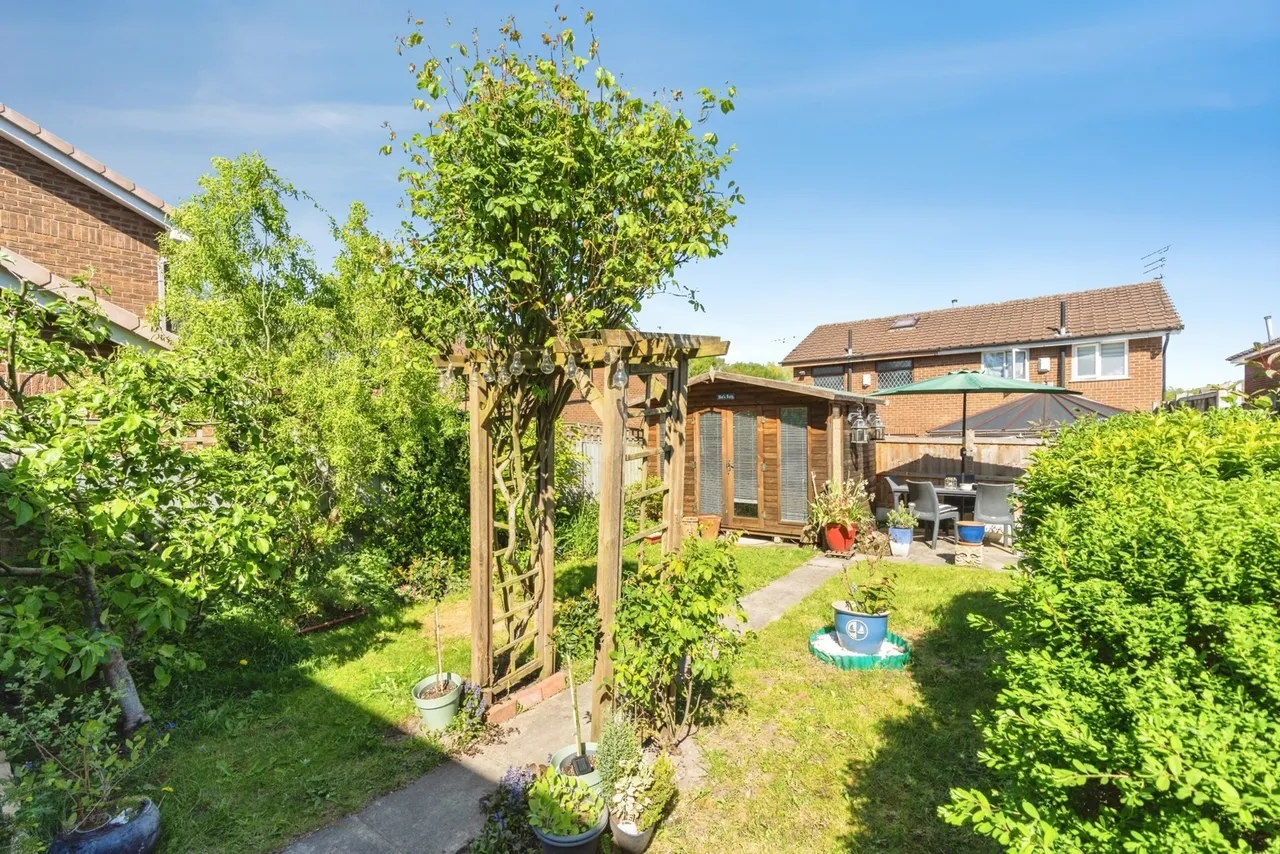 Dundee Close, Fearnhead, Warrington, Cheshire, WA2, photo 9