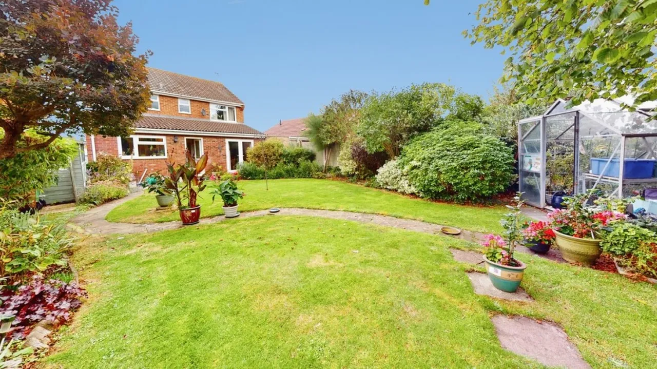 St Nicholas Drive, Cheltenham, Gloucestershire, photo 10