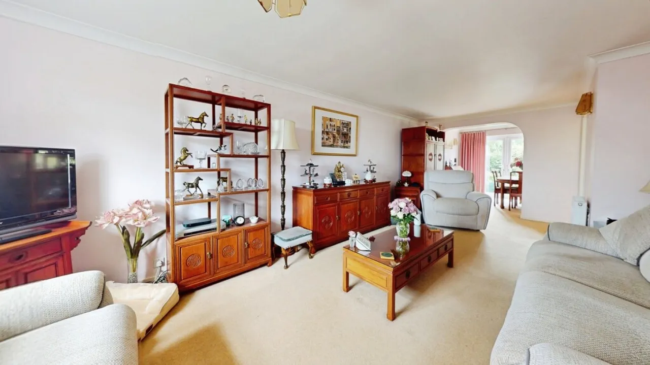 St Nicholas Drive, Cheltenham, Gloucestershire, photo 5
