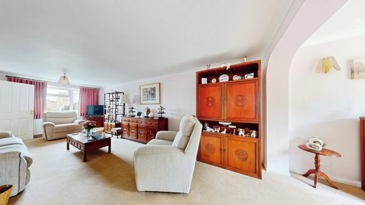 St Nicholas Drive, Cheltenham, Gloucestershire, photo 3