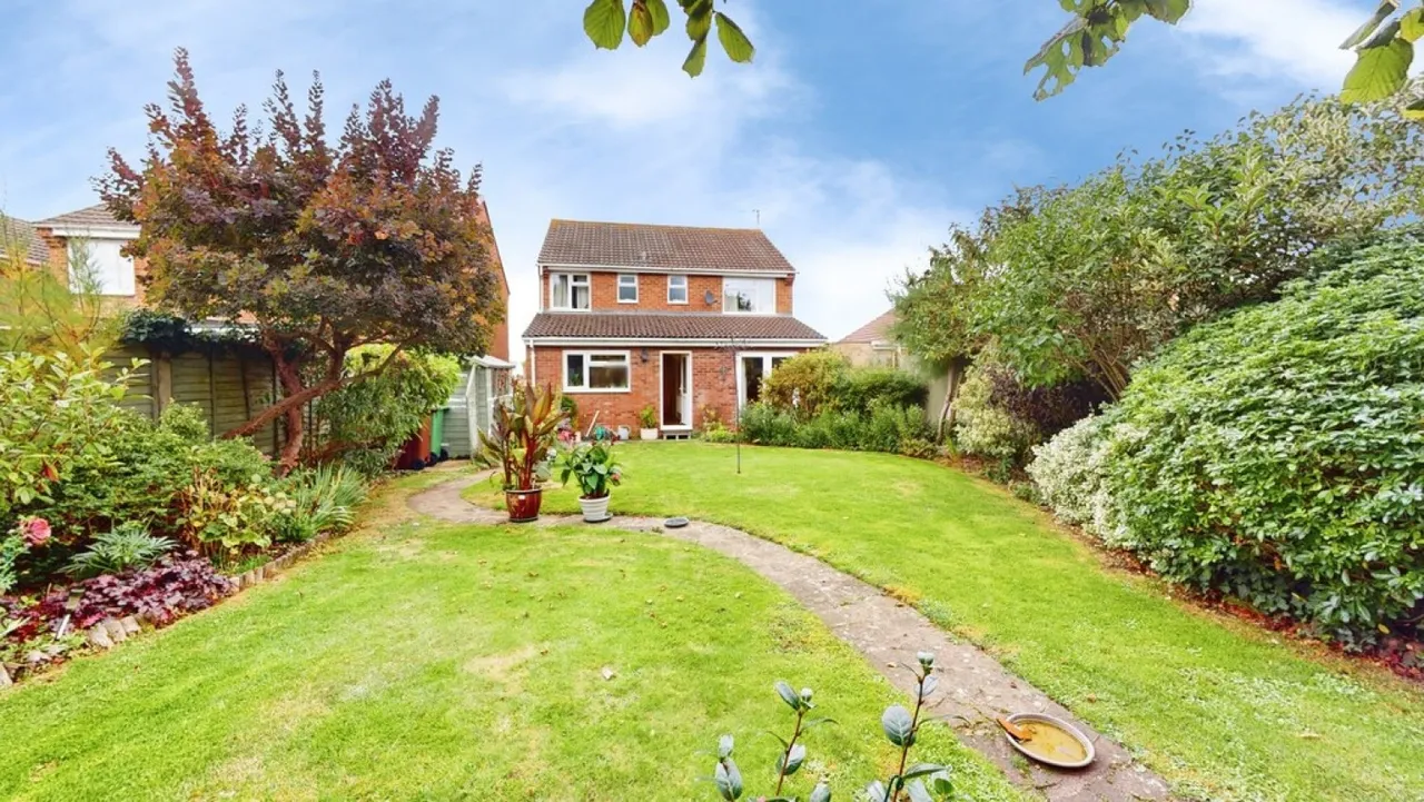 St Nicholas Drive, Cheltenham, Gloucestershire, photo 9