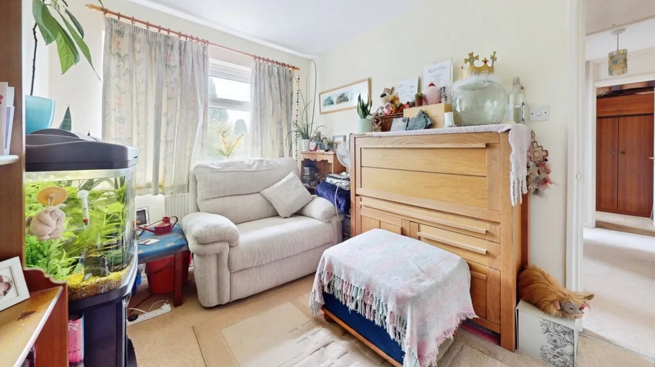 St Nicholas Drive, Cheltenham, Gloucestershire, photo 12