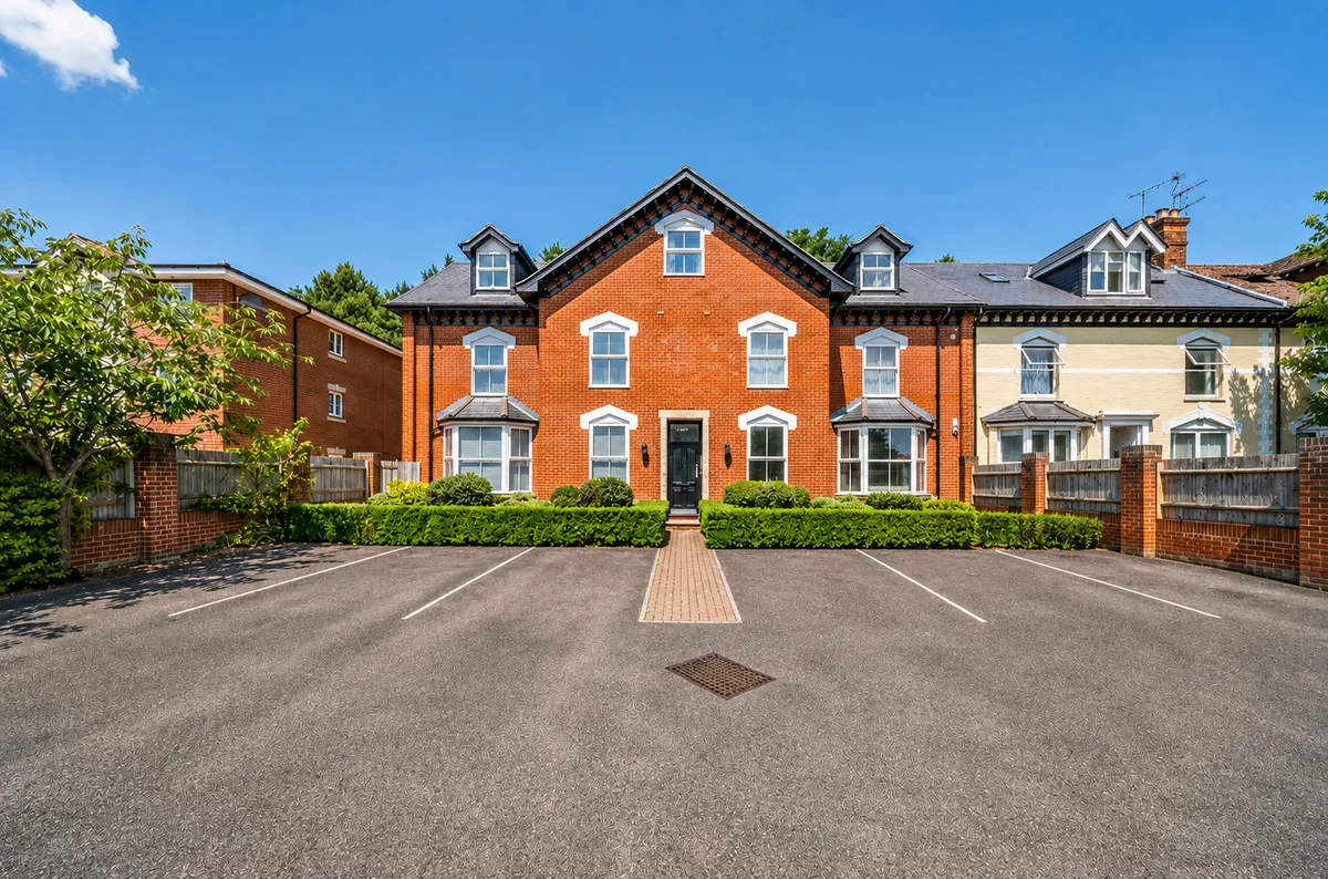 Newbury, RG14, photo 10