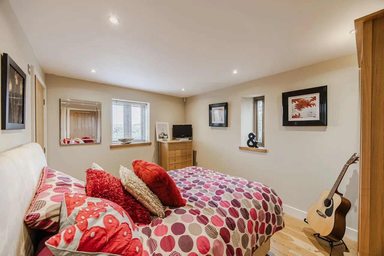 Detached Four Bedroom Home in the Coa, photo 9