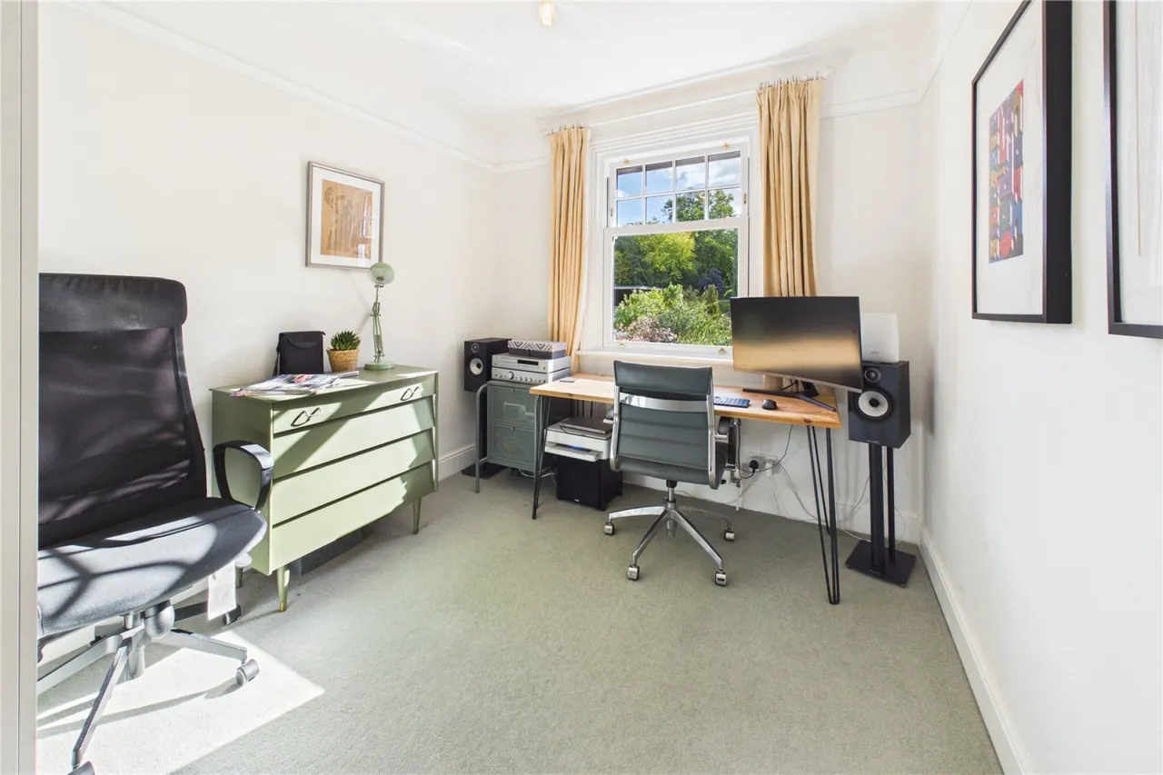 Oak Tree Road, Tilehurst, RG31, photo 23
