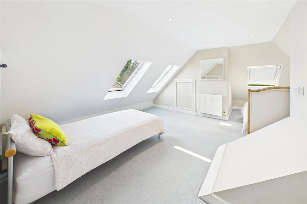 Oak Tree Road, Tilehurst, RG31, photo 24