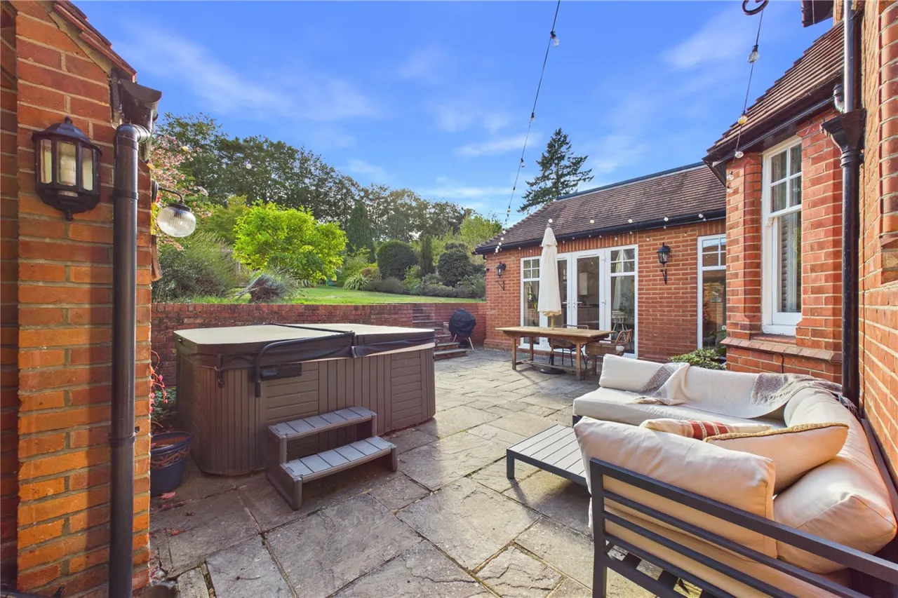 Oak Tree Road, Tilehurst, RG31, photo 11