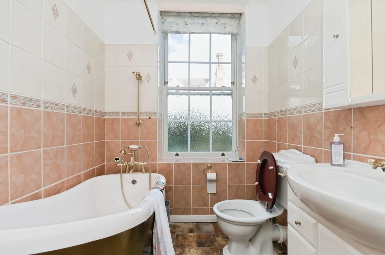 Staveley Road, Eastbourne, BN20, photo 16