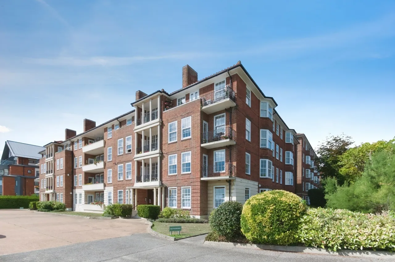 Staveley Road, Eastbourne, BN20, photo 27