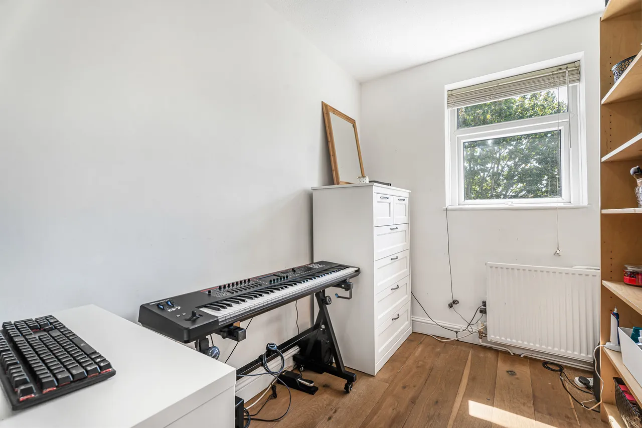 Anvil Road, Sunbury-on-Thames, TW16, photo 11