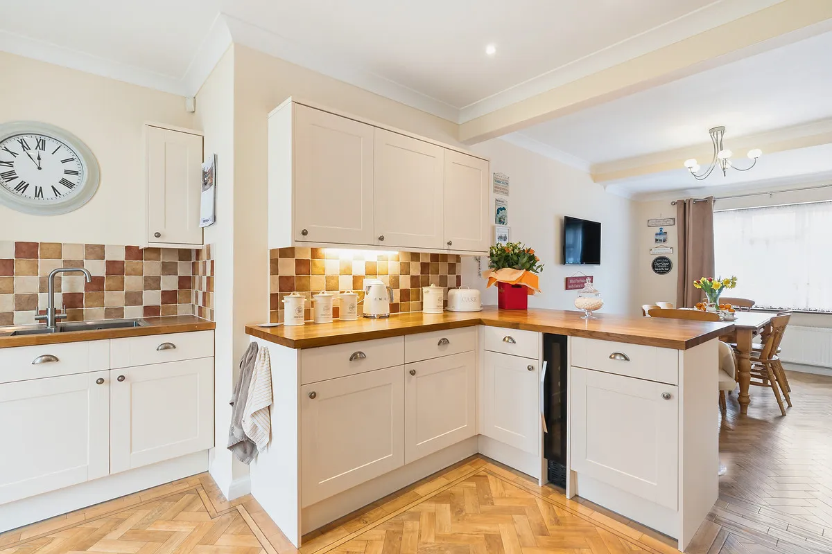 Feltham, TW13, photo 5