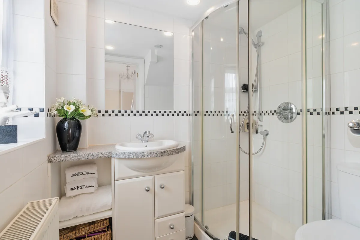 Feltham, TW13, photo 21