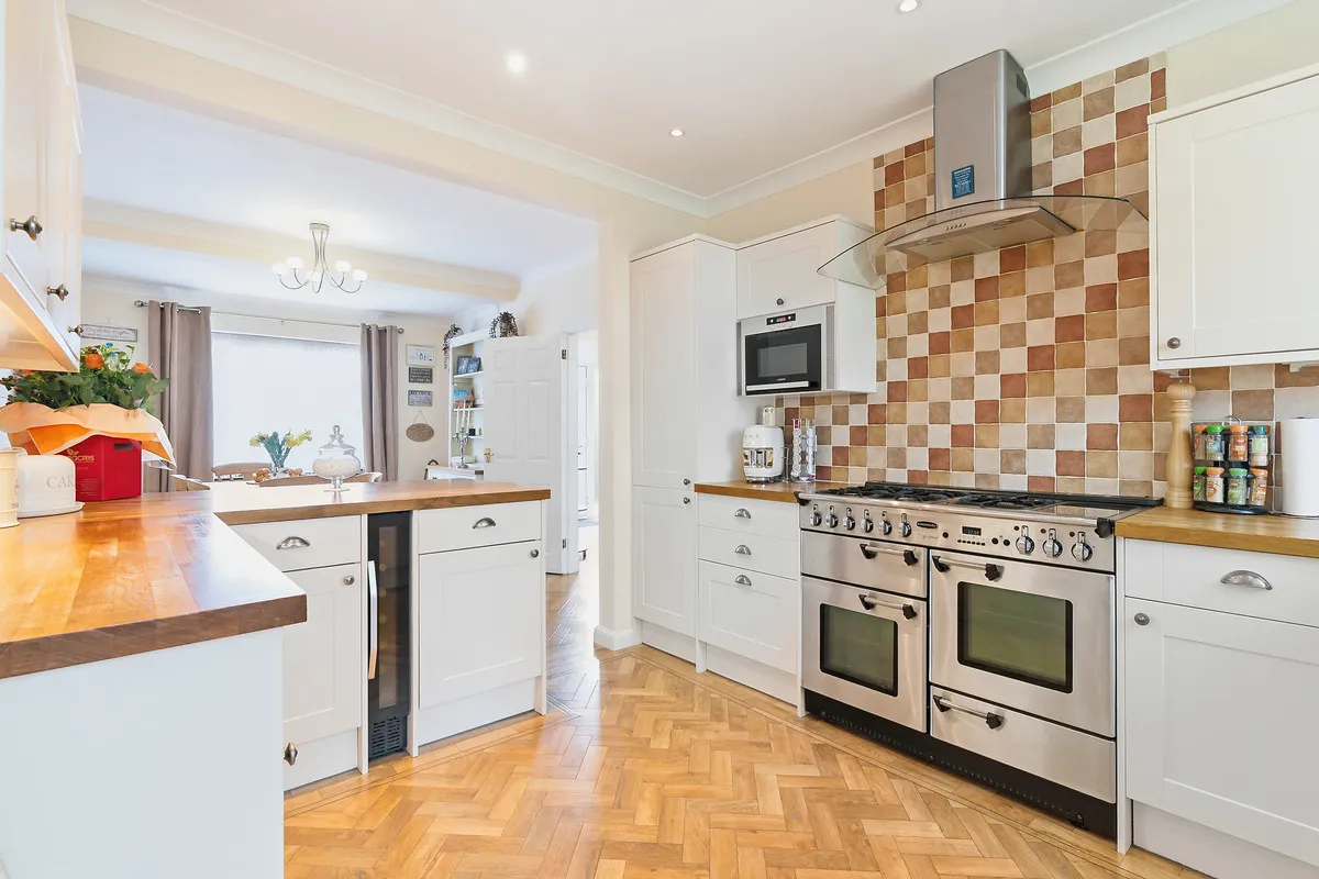 Feltham, TW13, photo 4