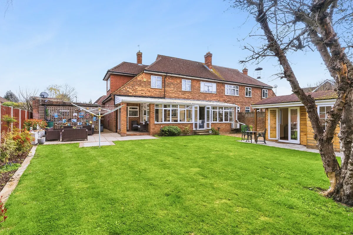Feltham, TW13, photo 10