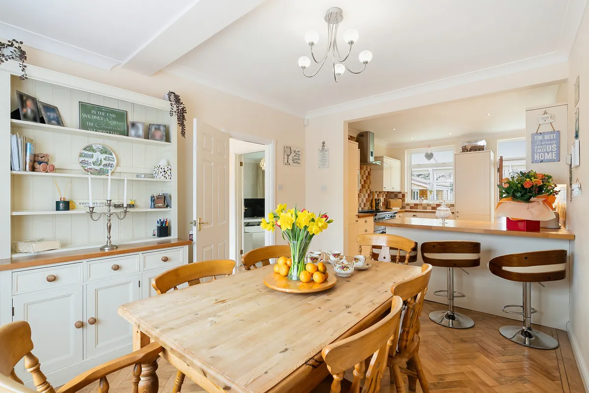 Feltham, TW13, photo 6