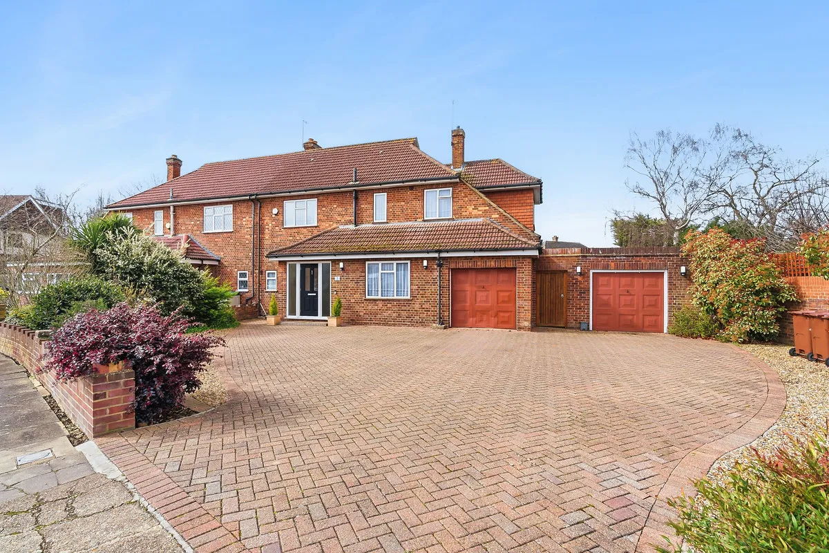 Feltham, TW13, photo 9