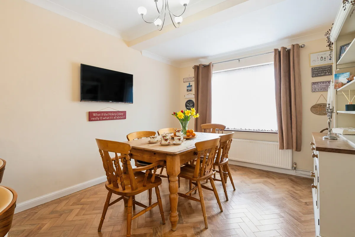 Feltham, TW13, photo 7
