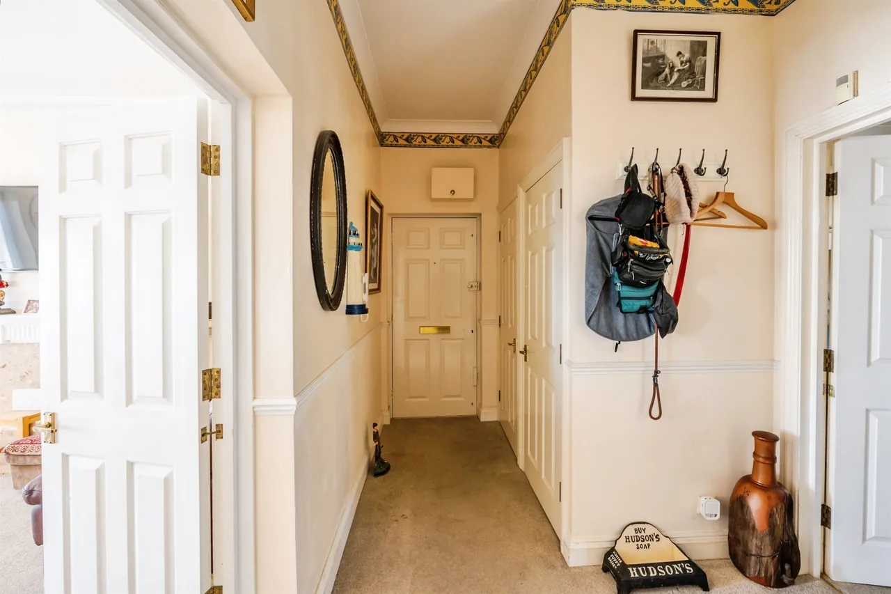 Grand Parade, Eastbourne, BN21, photo 14