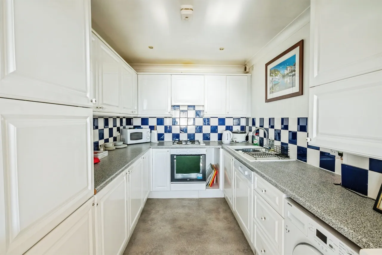 Grand Parade, Eastbourne, BN21, photo 8