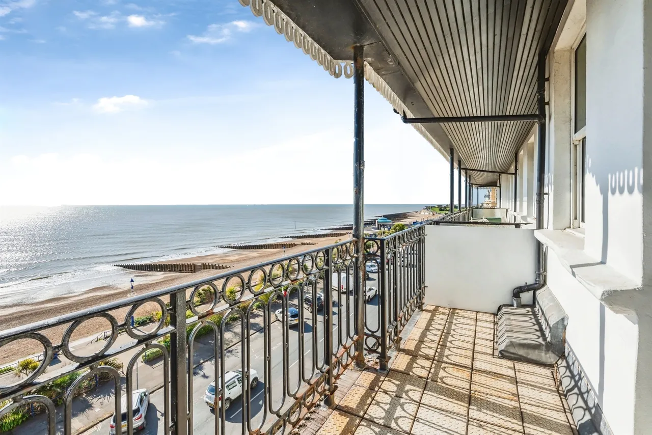 Grand Parade, Eastbourne, BN21, photo 3