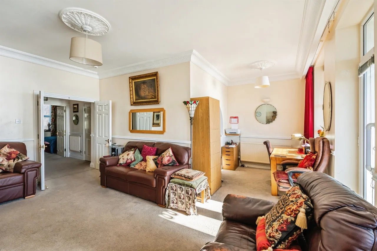 Grand Parade, Eastbourne, BN21, photo 7