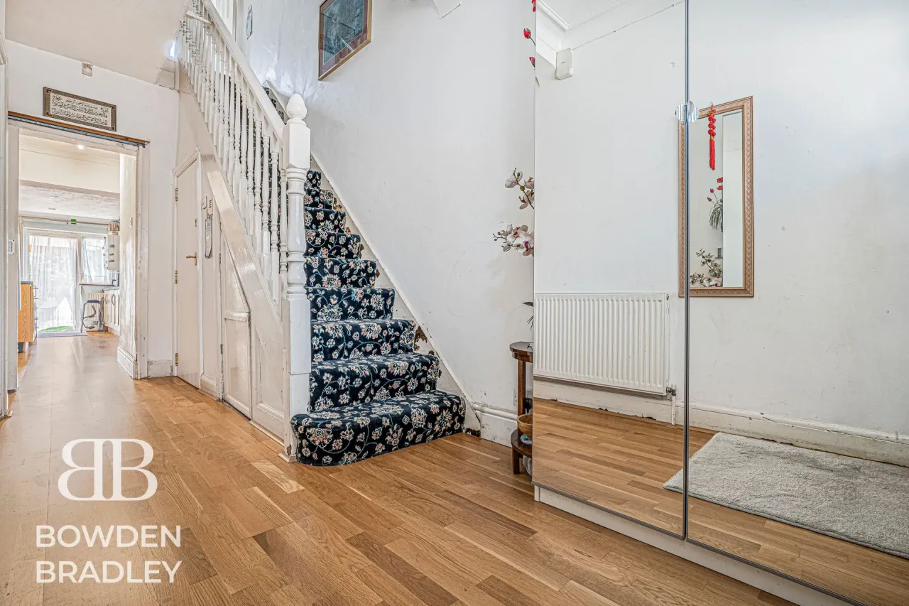 Beechwood Gardens, Clayhall, IG5, photo 35