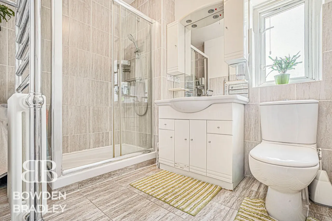 Beechwood Gardens, Clayhall, IG5, photo 15