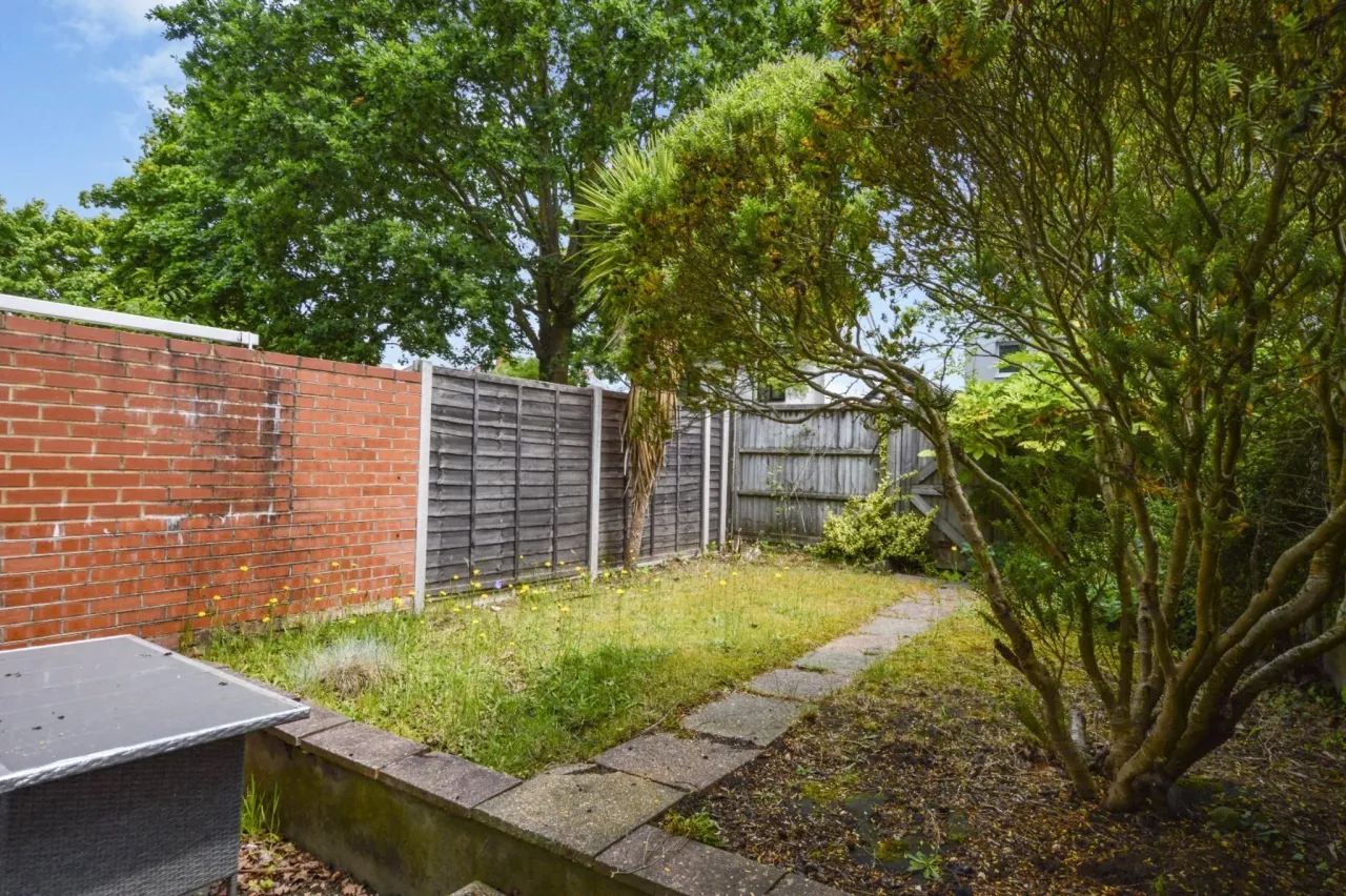 Cross Street, Farnborough, Hampshire,..., photo 15