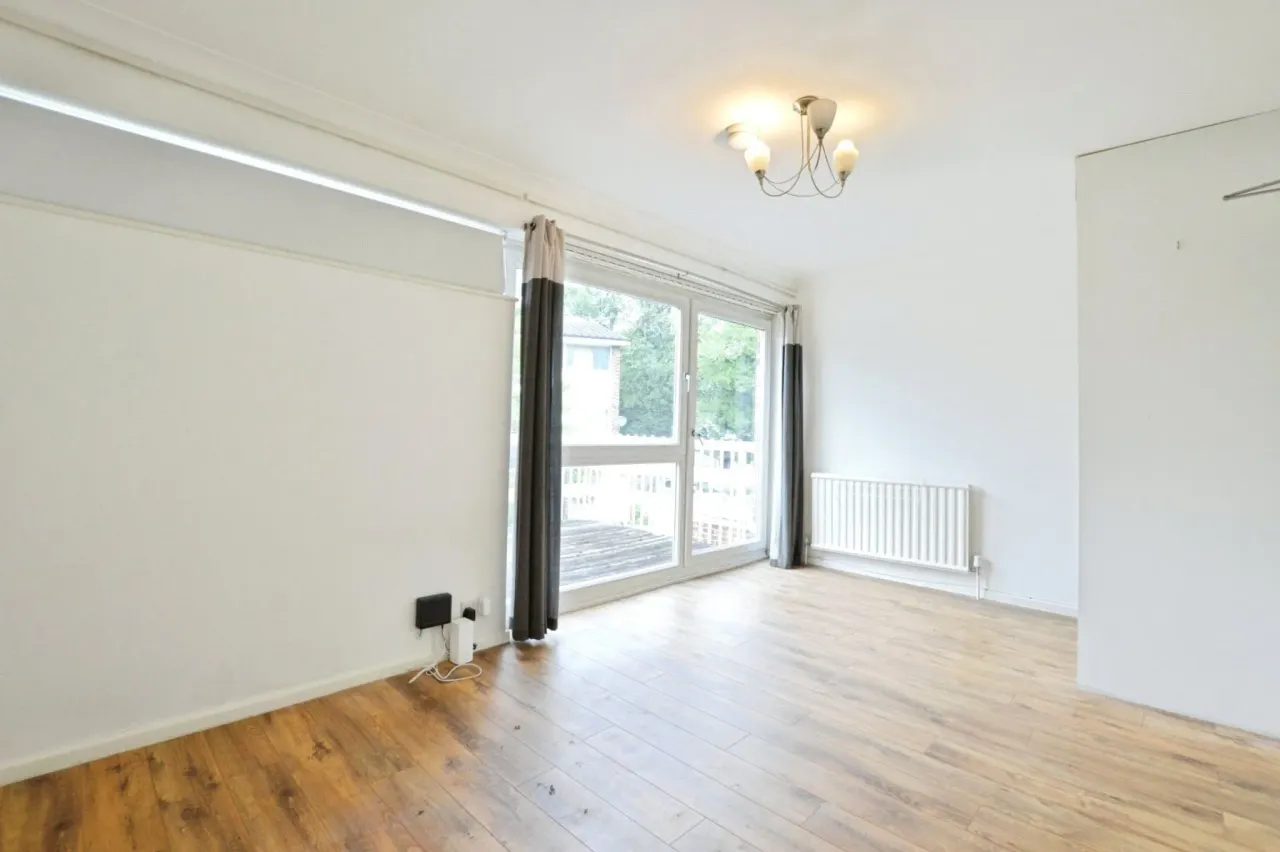 Cross Street, Farnborough, Hampshire,..., photo 6