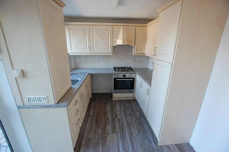St. Marks Street, Dukinfield, SK16, photo 3