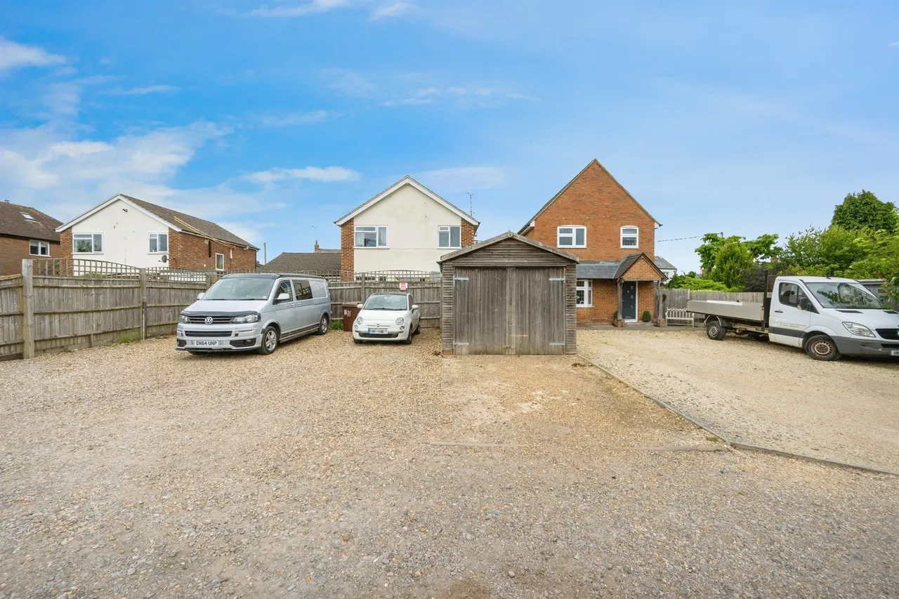 Aylesbury Road, Wendover, HP22, photo 17