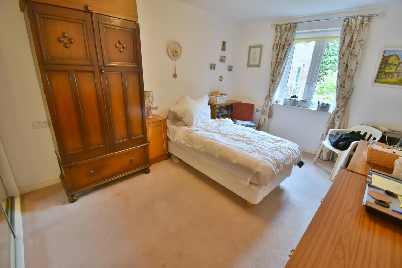 Cherrett Court, BH22, photo 8
