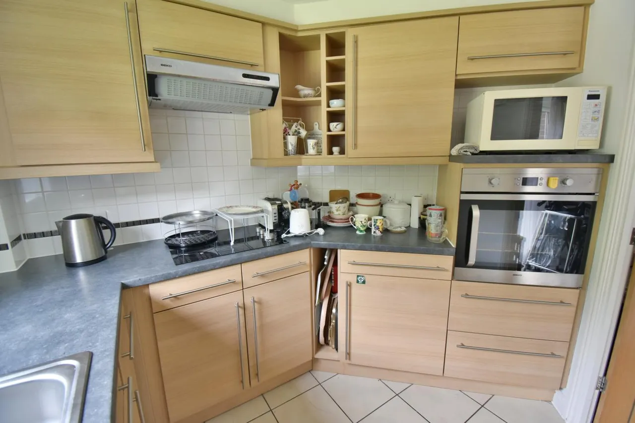 Cherrett Court, BH22, photo 5