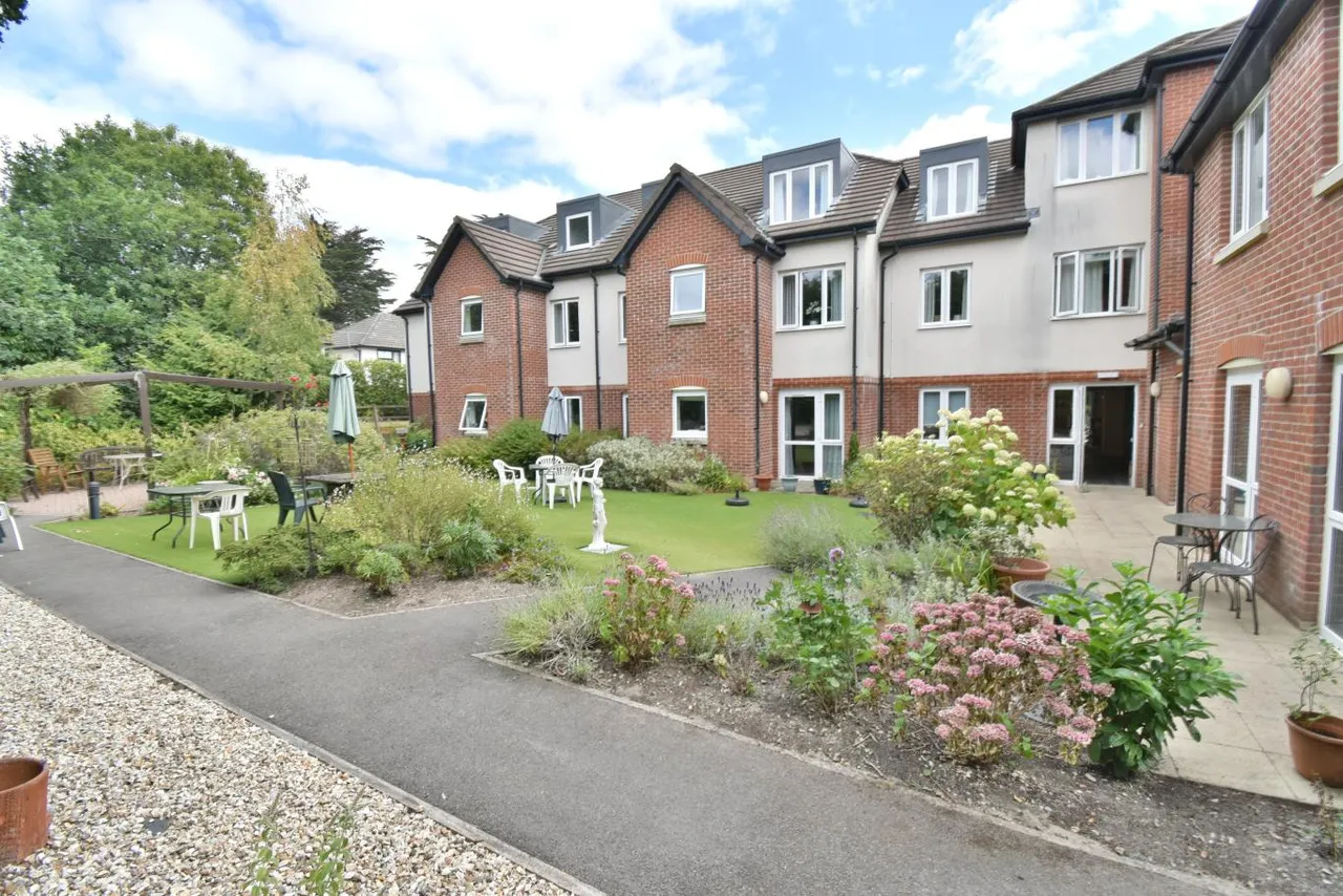Cherrett Court, BH22, photo 11
