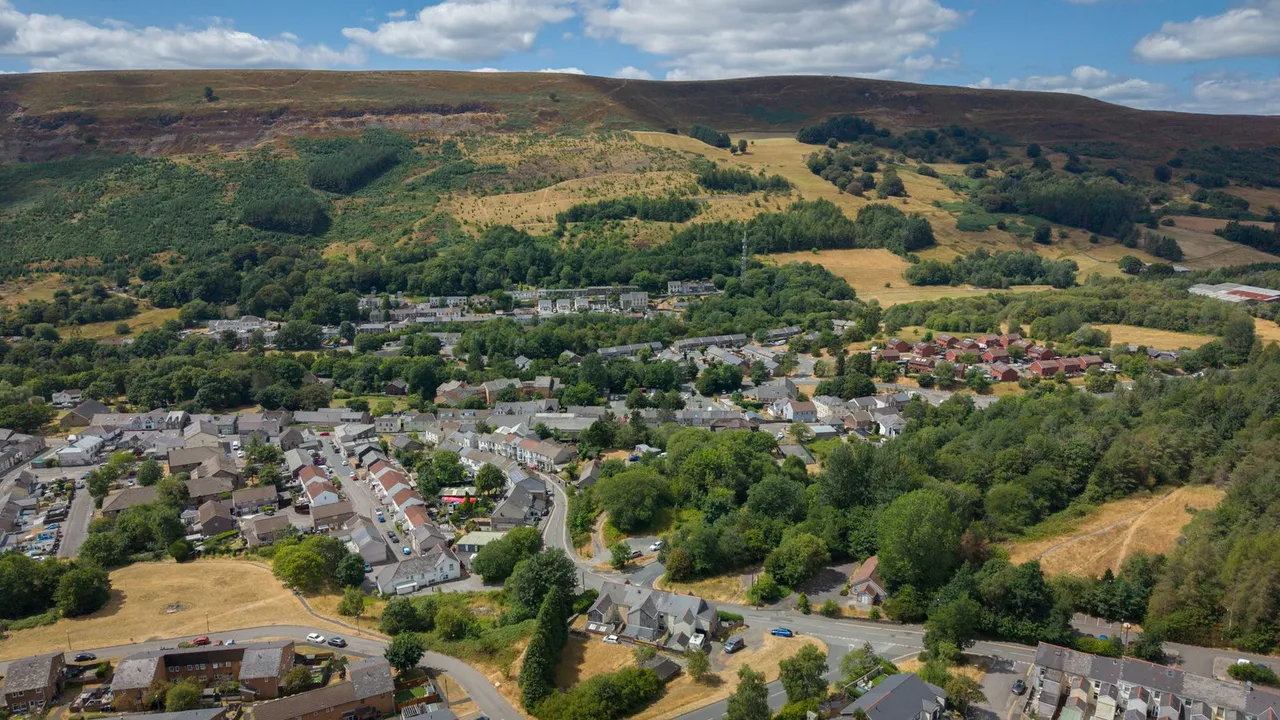 Cwmcelyn Road, Blaina, photo 29