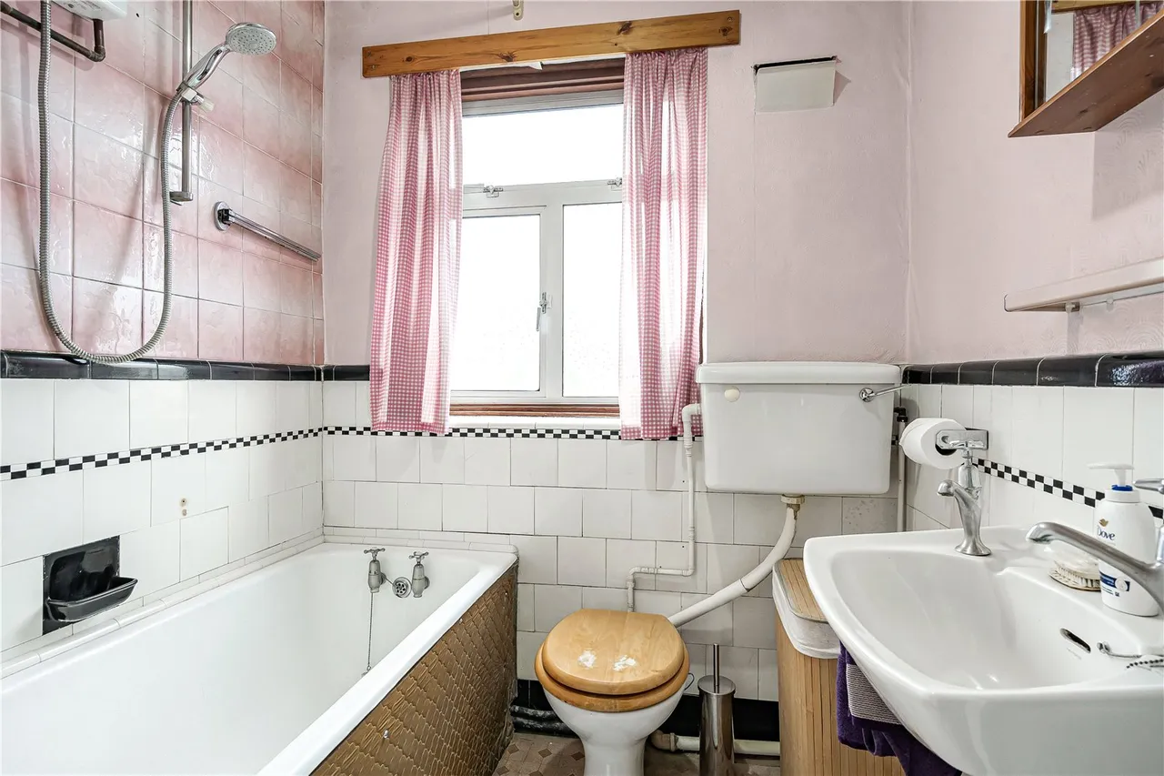 Sheringham Avenue, Twickenham, TW2, photo 13
