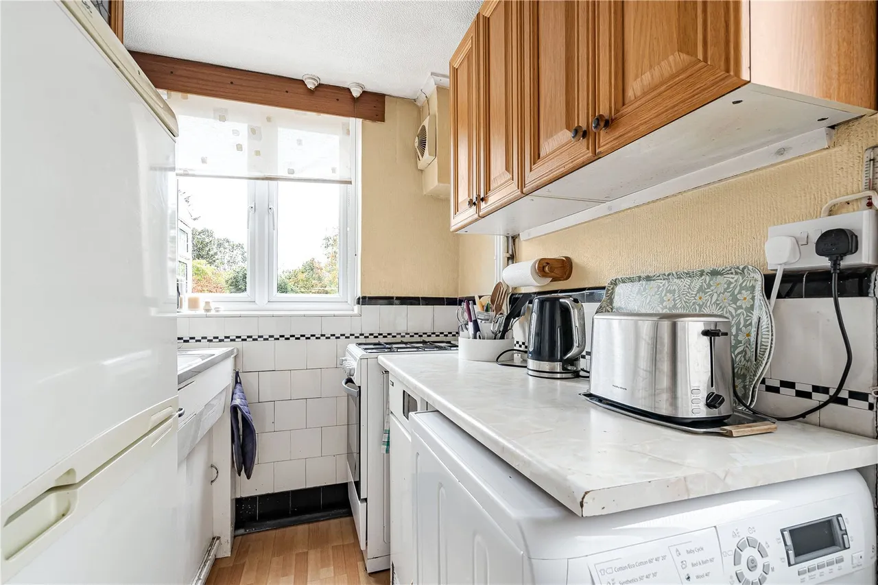 Sheringham Avenue, Twickenham, TW2, photo 10