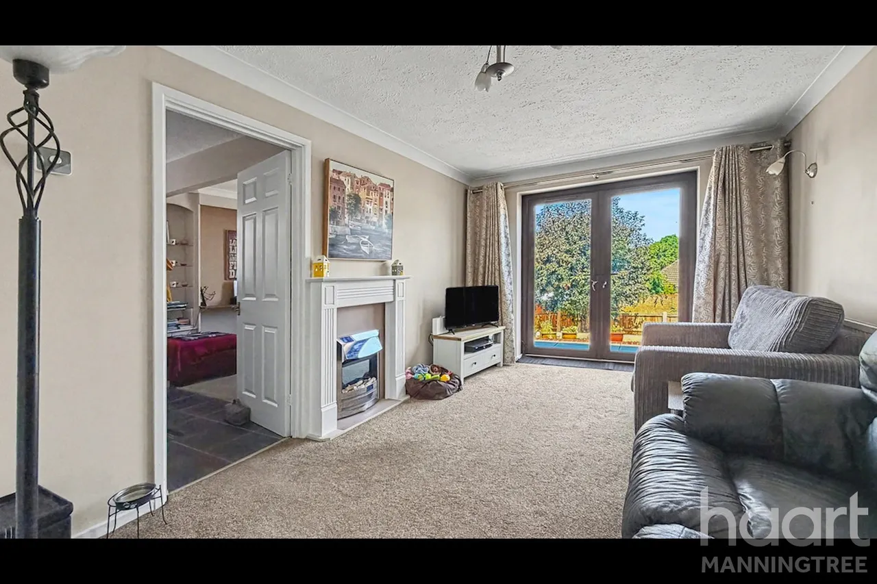 Cotman Avenue, Lawford, CO11, photo 3