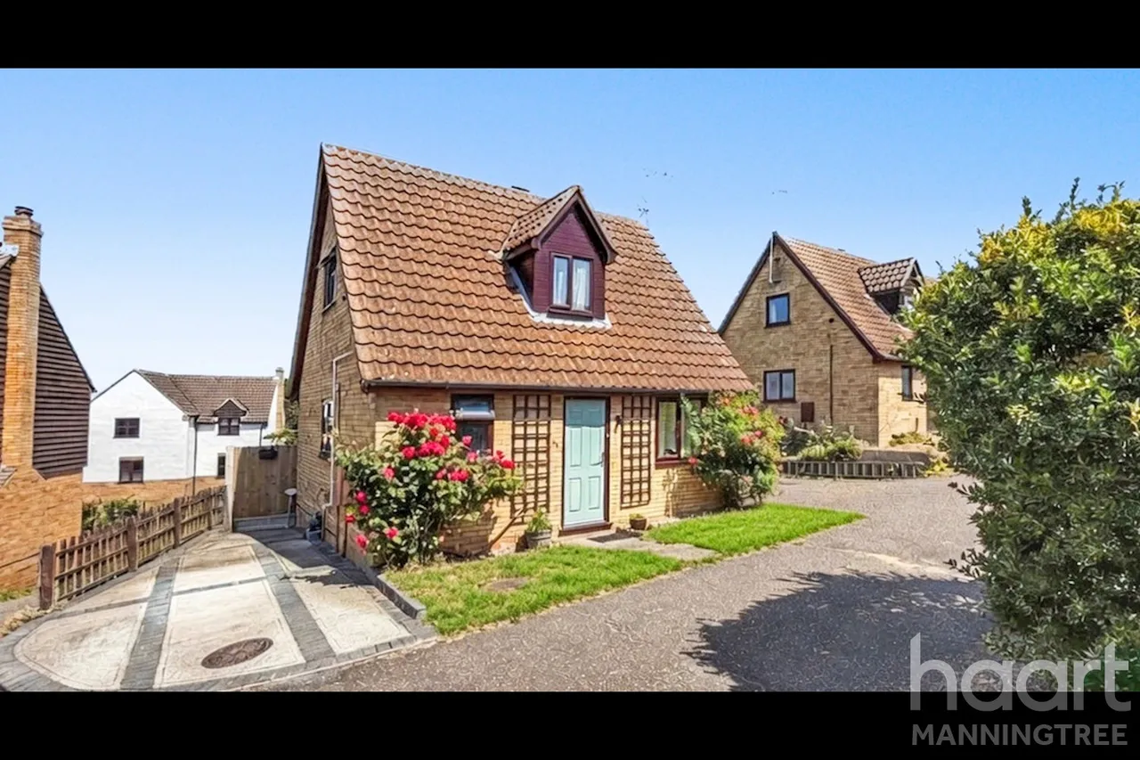 3 bed house for sale, Cotman Avenue, Lawford, CO11