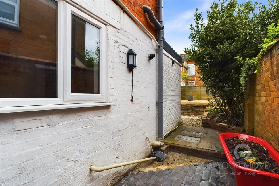 Beaconsfield Terrace, The Mounts, Northampton, NN1, photo 12
