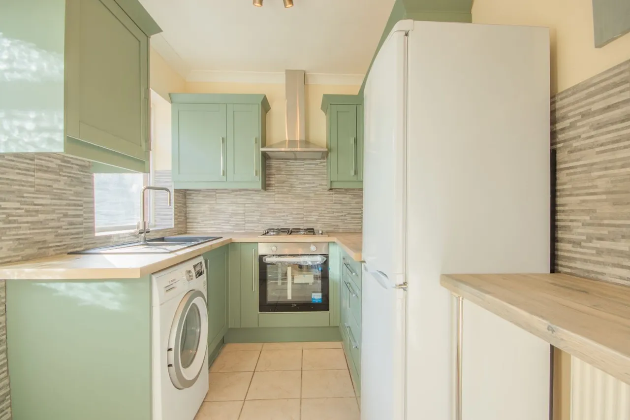 Chapel Street, Eastwood, NG16, photo 4