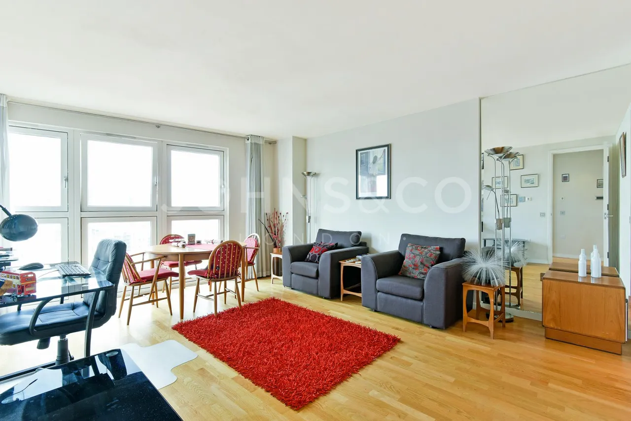 Fairmont Avenue, E14, photo 4