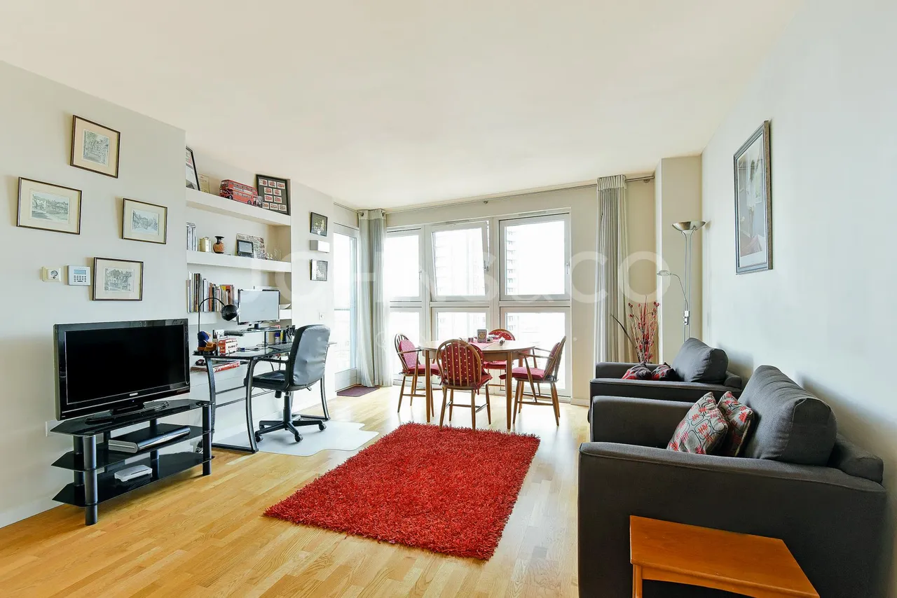 Fairmont Avenue, E14, photo 2