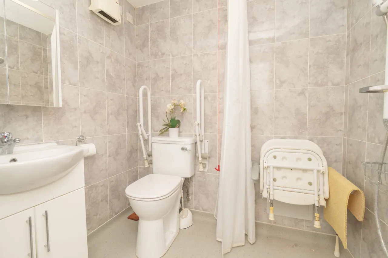 Wellington Crescent, Ramsgate, CT11, photo 8