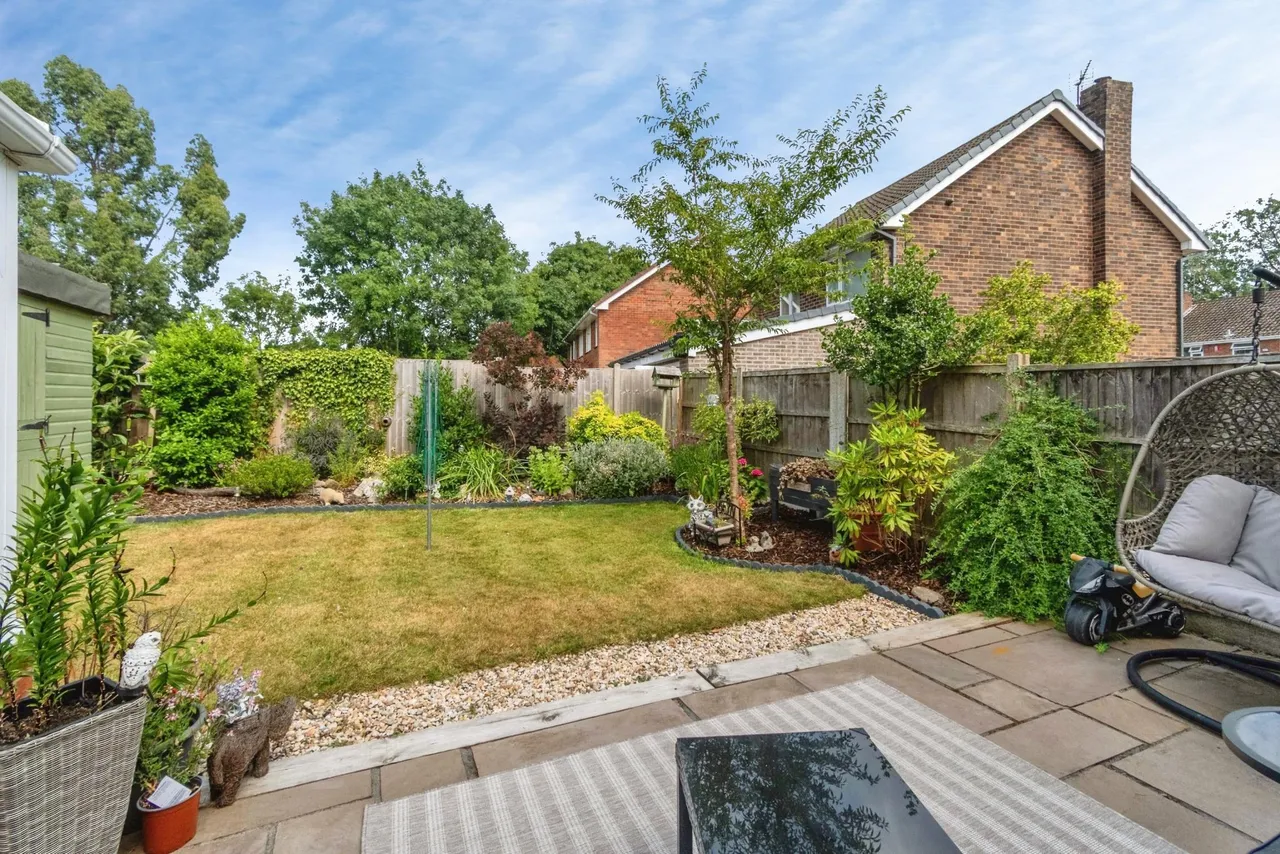Langley Gardens, Wolverhampton, WV3, photo 4