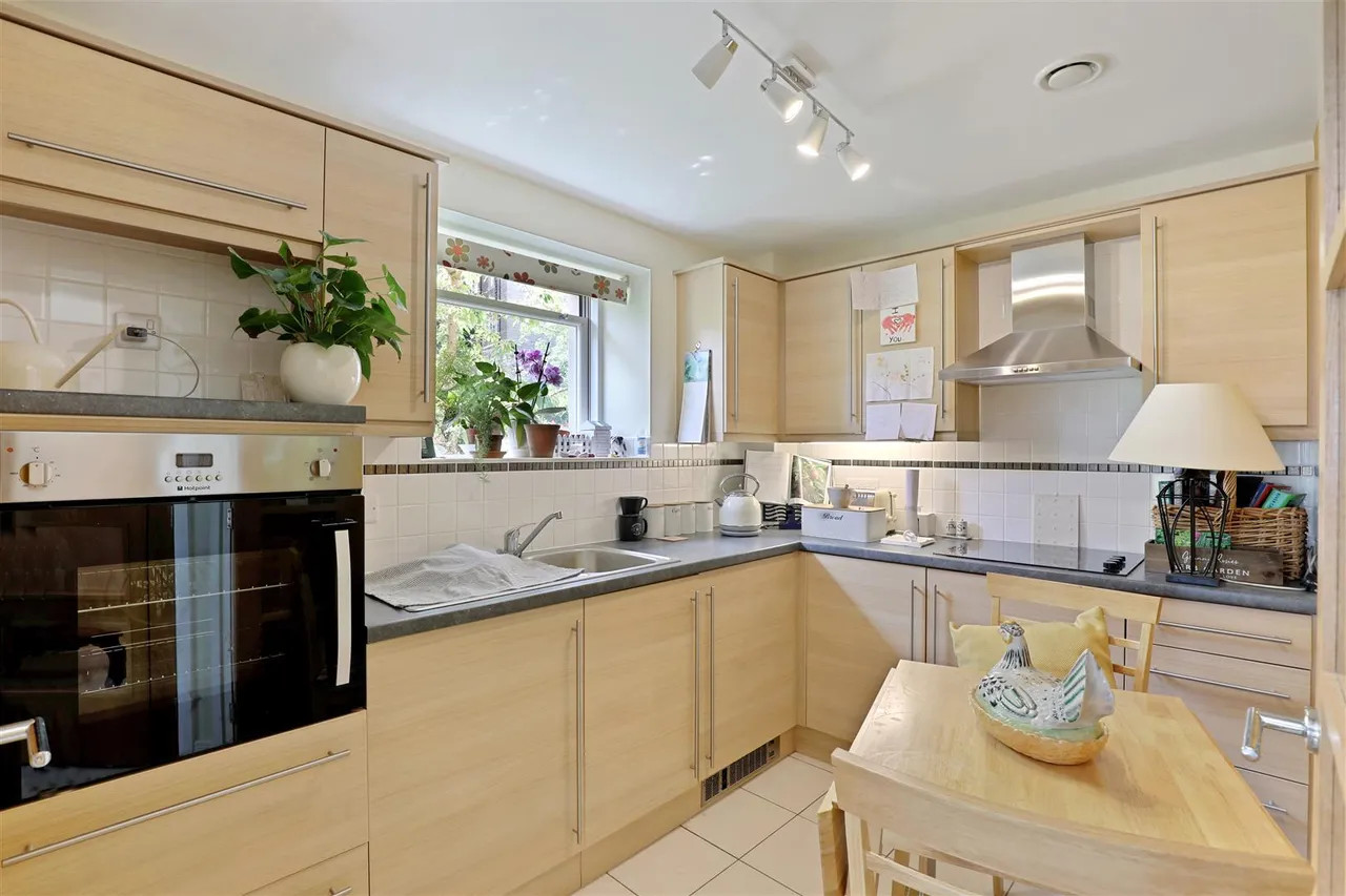 Victoria Road, Malvern, WR14, photo 5